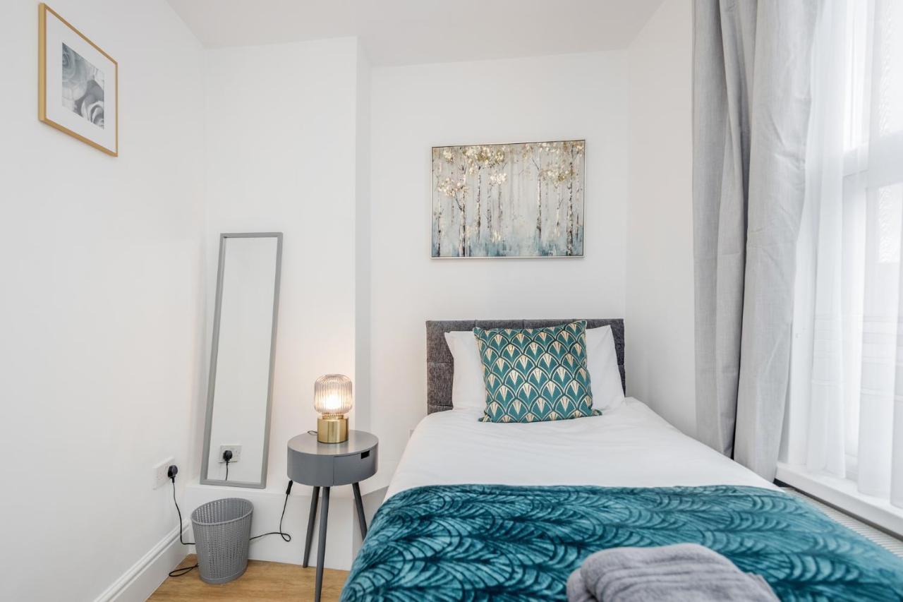 Modern Cosy London Flat By Damask Homes Ilford Exterior foto