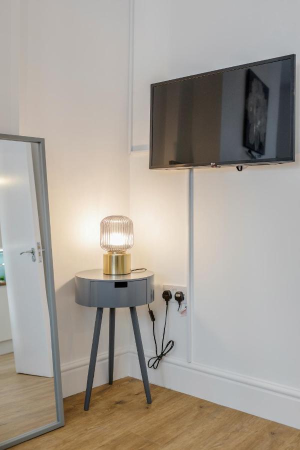 Modern Cosy London Flat By Damask Homes Ilford Exterior foto